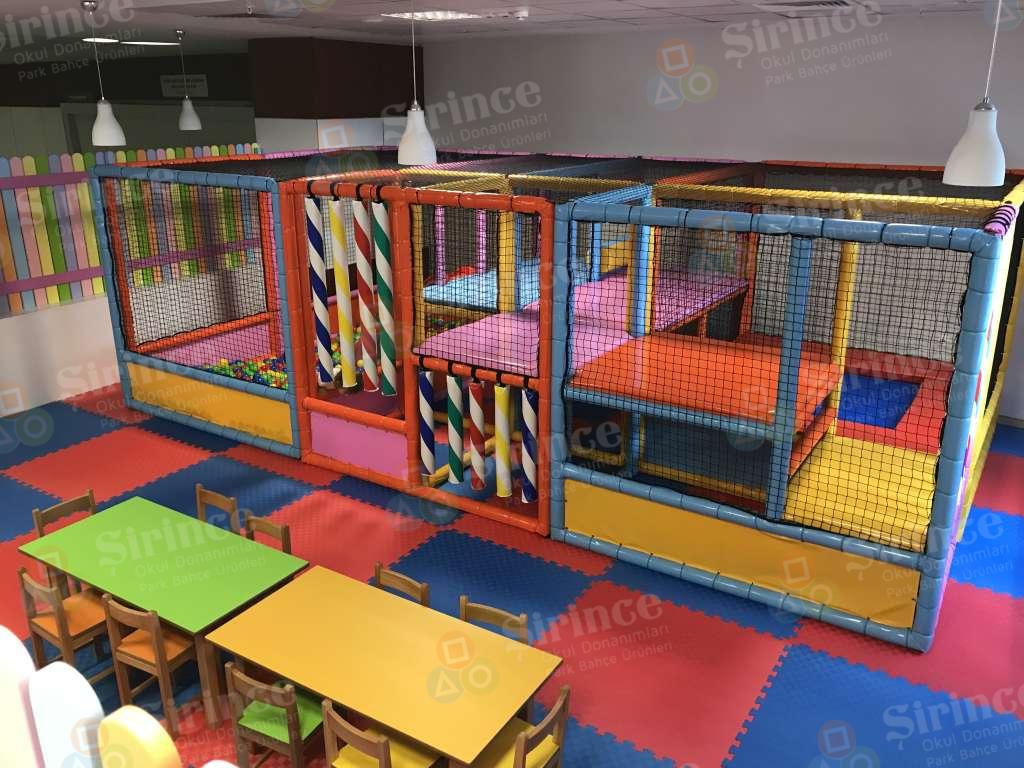 ANAOKULU RENKLİ FİLELİ AKTİVİTELİ TOP HAVUZU TRAMBOLİN